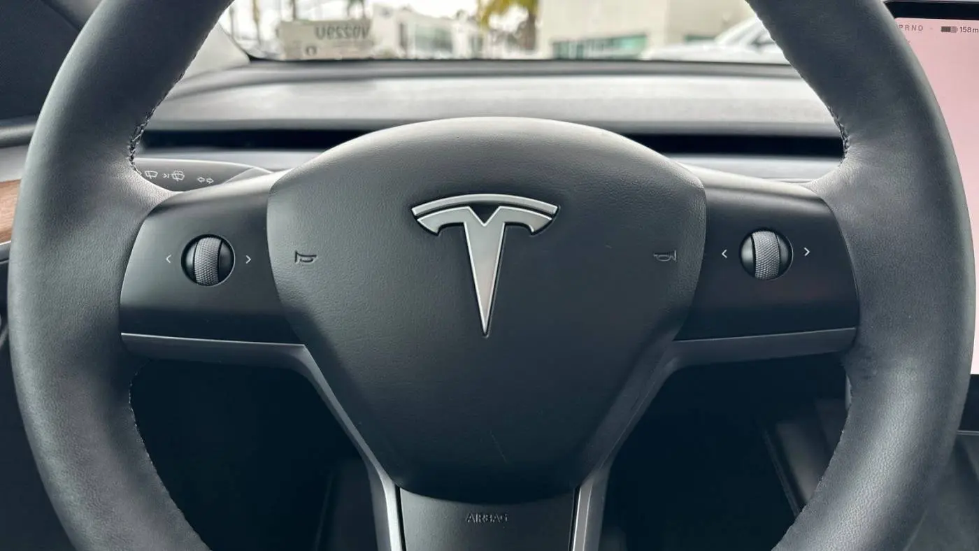 2024 Tesla Model Y 7SAYGDED3RF028944