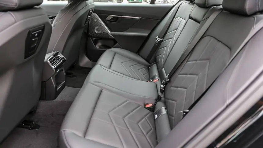 2025 BMW i5 WBY33FK08SCU73097