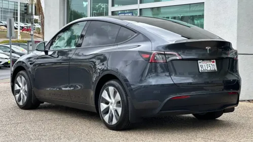 2024 Tesla Model Y 7SAYGDED3RF028944