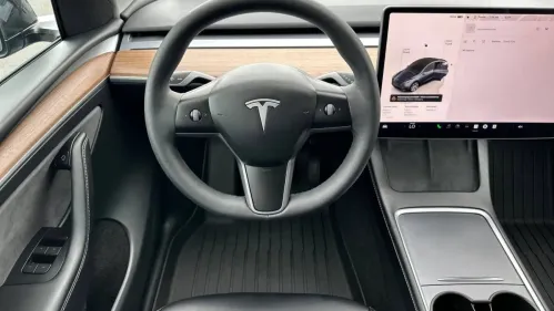 2024 Tesla Model Y 7SAYGDED3RF028944