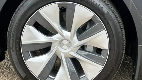 2024 Tesla Model Y 7SAYGDED3RF028944
