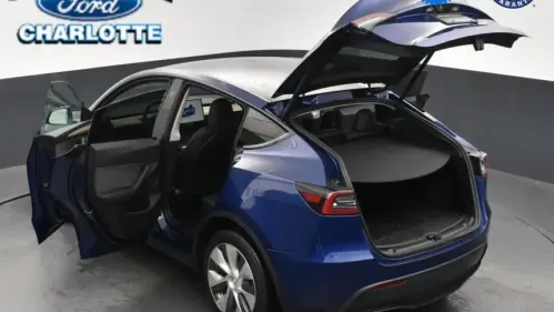 2024 Tesla Model Y 7SAYGDEE6RF988364