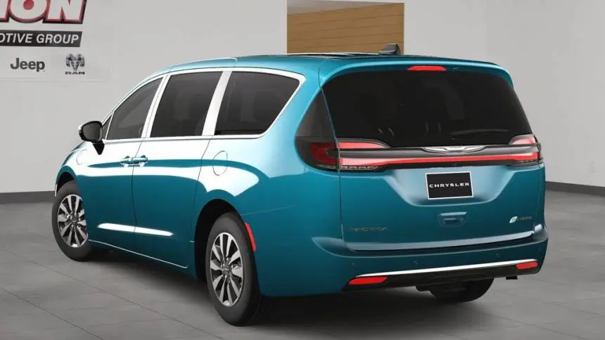 2025 Chrysler Pacifica 2C4RC1S7XSR576105
