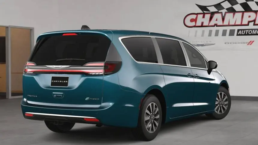 2025 Chrysler Pacifica 2C4RC1S7XSR576105