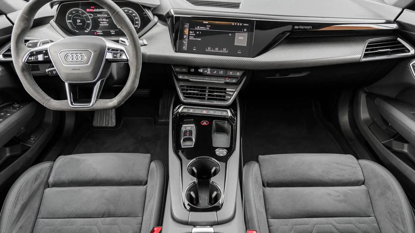 2024 Audi e-tron GT WAUFJBFW8R7001834