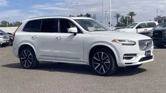 2022 Volvo XC90 - Images - 4