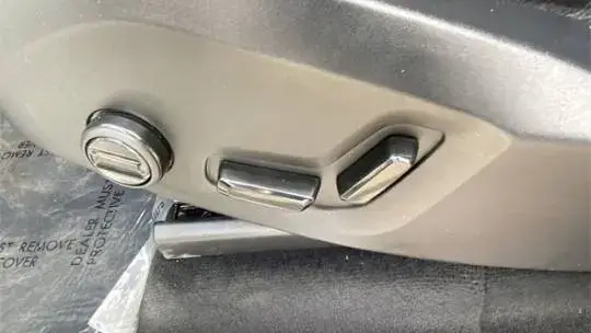 2022 Volvo XC90 - Images - 22