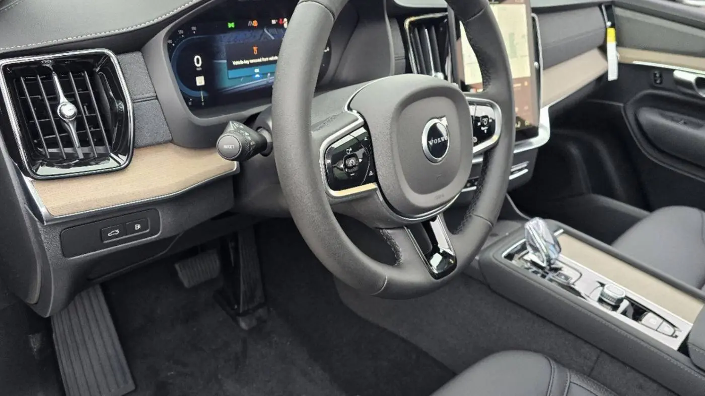 2025 Volvo XC90 YV4H60PB7S1371417