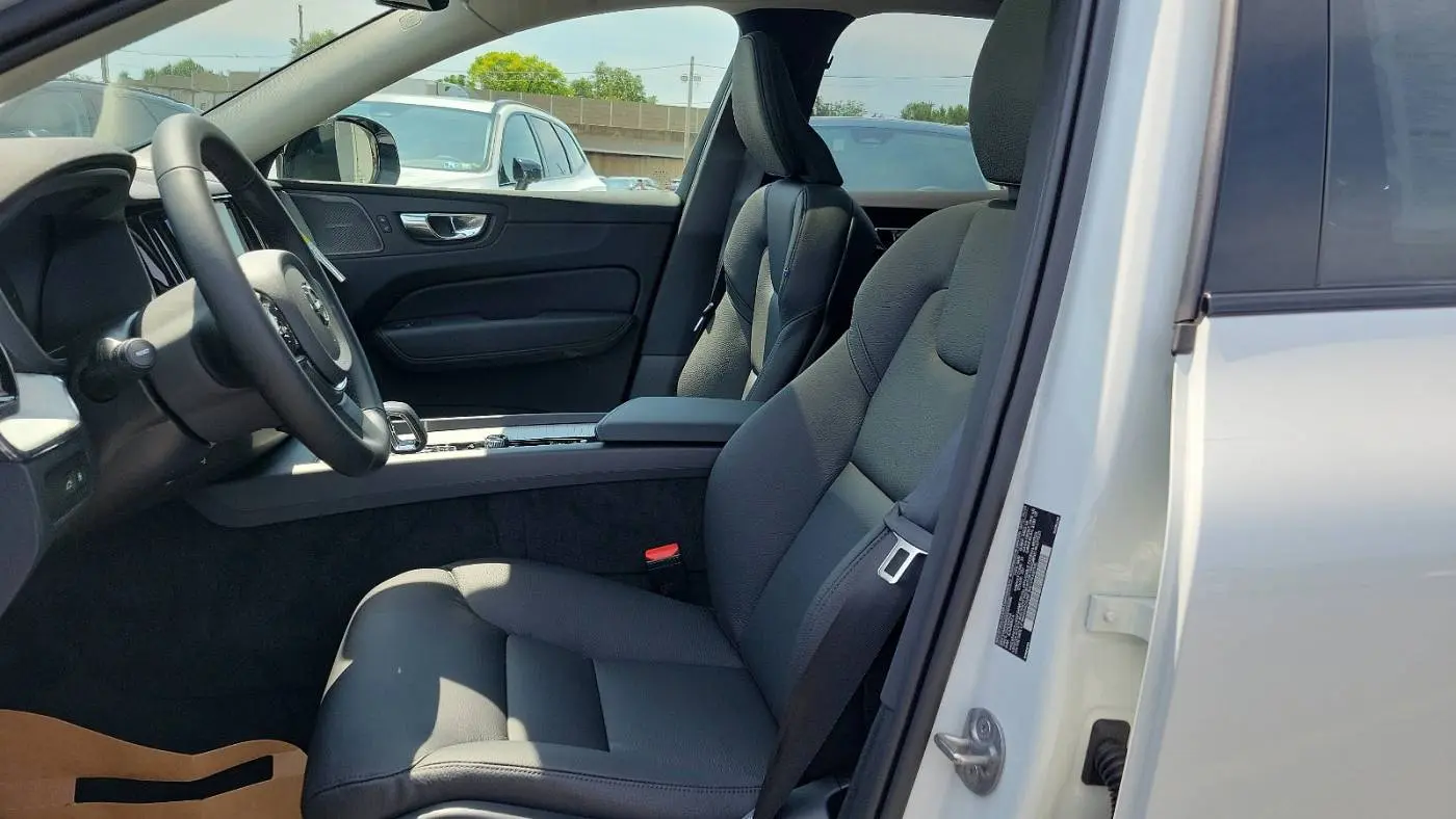 2025 Volvo XC60 YV4H60RCXS1012598