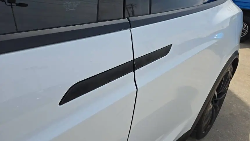 2018 Tesla Model X 5YJXCBE41JF109373