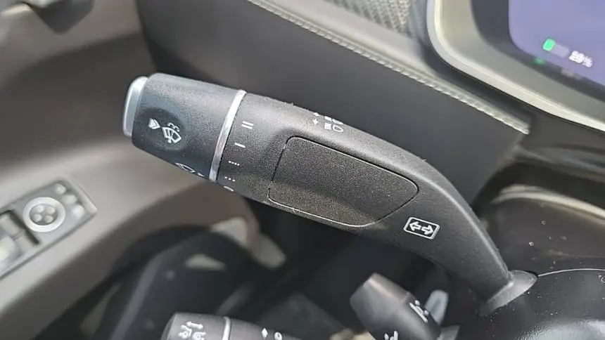 2018 Tesla Model X 5YJXCBE41JF109373