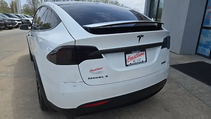 2018 Tesla Model X 5YJXCBE41JF109373