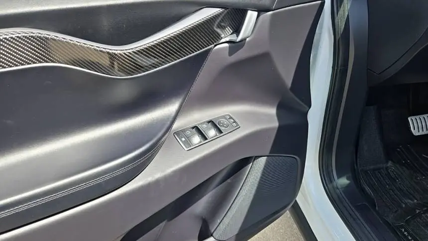 2018 Tesla Model X 5YJXCBE41JF109373