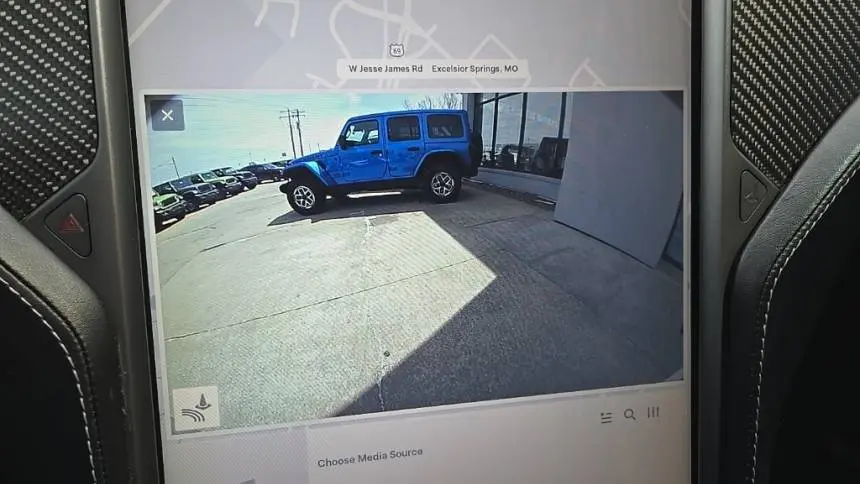 2018 Tesla Model X 5YJXCBE41JF109373