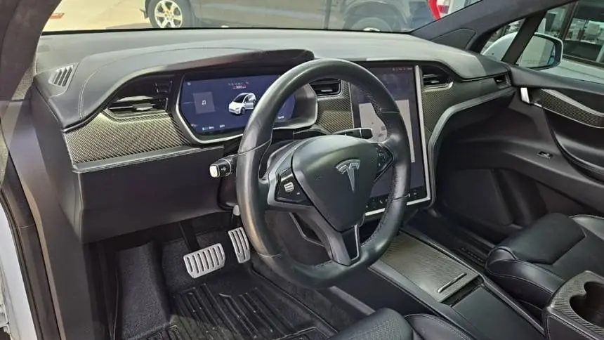 2018 Tesla Model X 5YJXCBE41JF109373