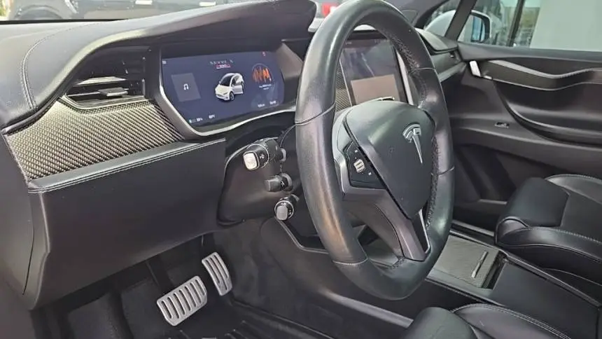 2018 Tesla Model X 5YJXCBE41JF109373