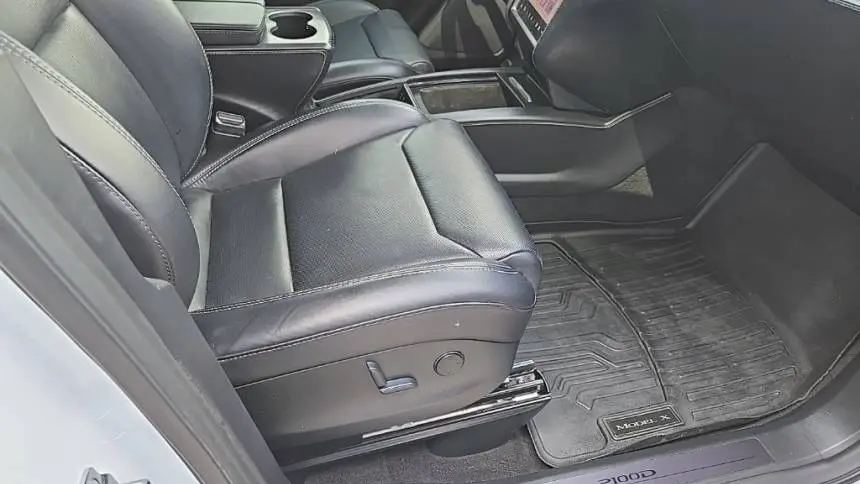 2018 Tesla Model X 5YJXCBE41JF109373