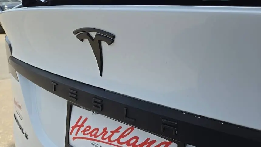 2018 Tesla Model X 5YJXCBE41JF109373