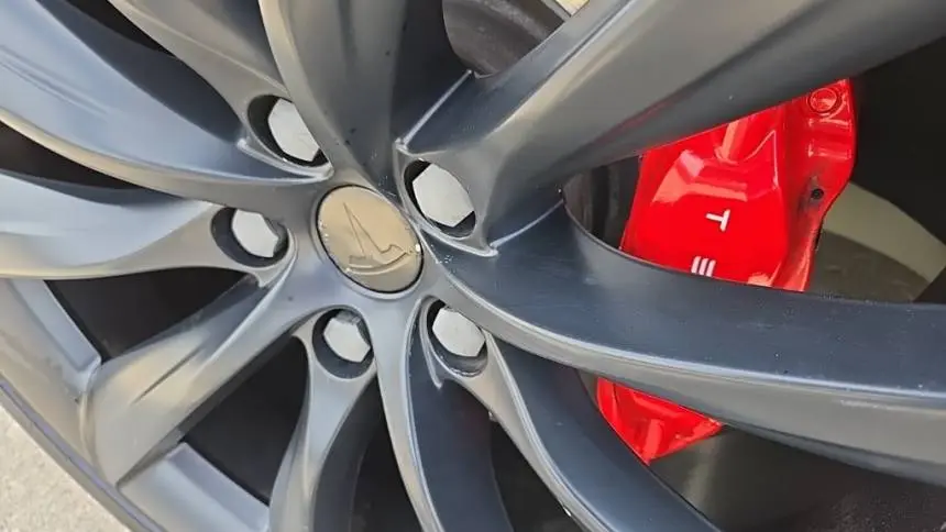 2018 Tesla Model X 5YJXCBE41JF109373