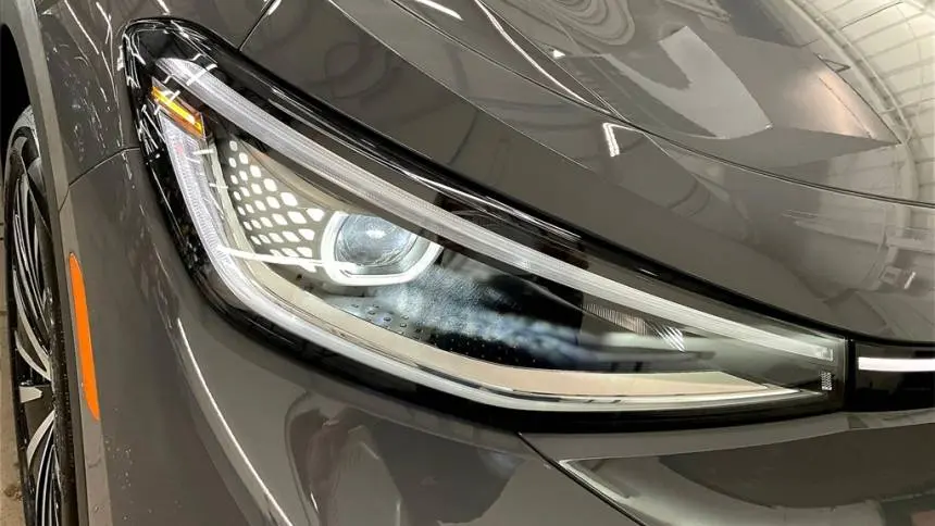 2025 Volkswagen ID.4 1V25MPE83SC003606