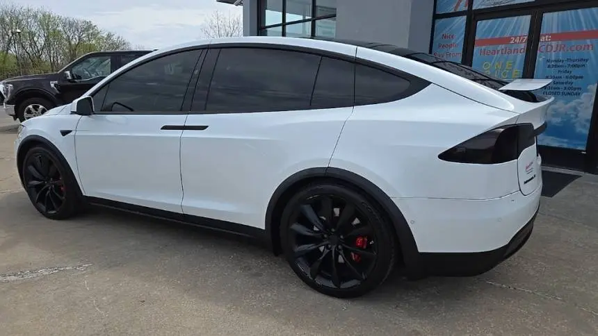 2018 Tesla Model X 5YJXCBE41JF109373