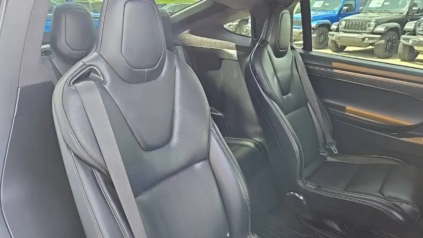 2018 Tesla Model X 5YJXCBE41JF109373