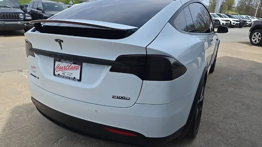 2018 Tesla Model X 5YJXCBE41JF109373