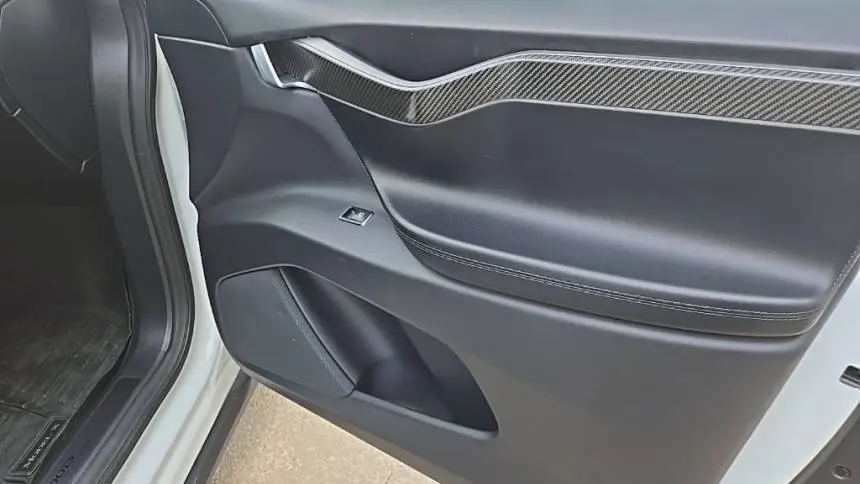 2018 Tesla Model X 5YJXCBE41JF109373