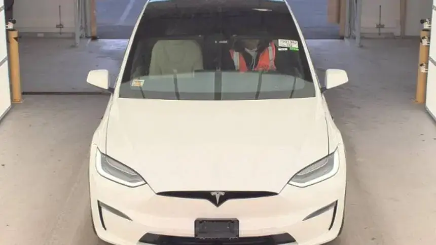 2022 Tesla Model X - Images - 2
