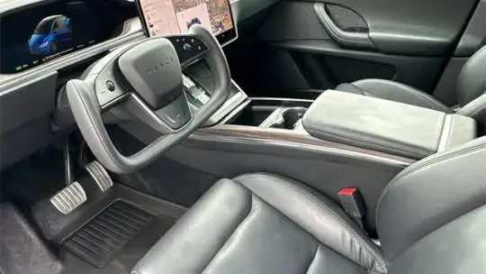 2022 Tesla Model X - Images - 12