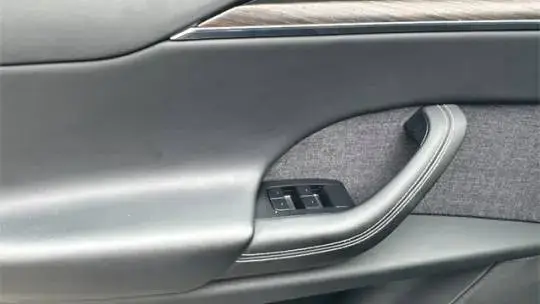 2022 Tesla Model X - Images - 14