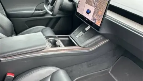 2022 Tesla Model X - Images - 20