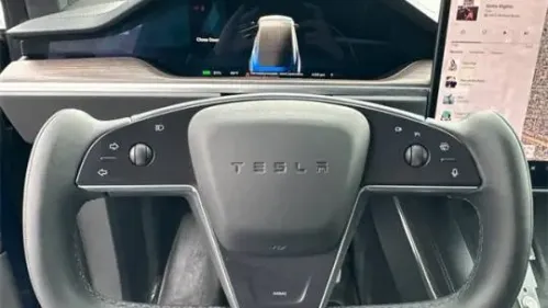 2022 Tesla Model X - Images - 28