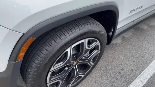 2023 Rivian R1T 7FCTGBAA3PN026935