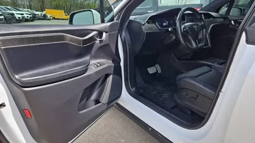 2018 Tesla Model X 5YJXCBE41JF109373