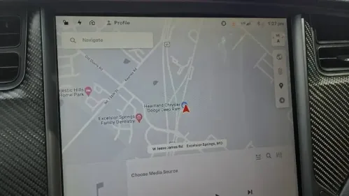 2018 Tesla Model X 5YJXCBE41JF109373