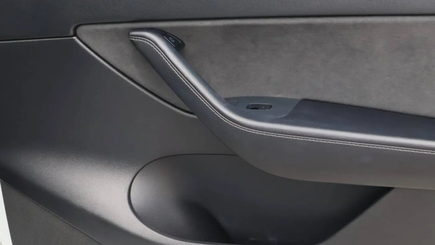2021 Tesla Model Y 5YJYGAEE5MF192497