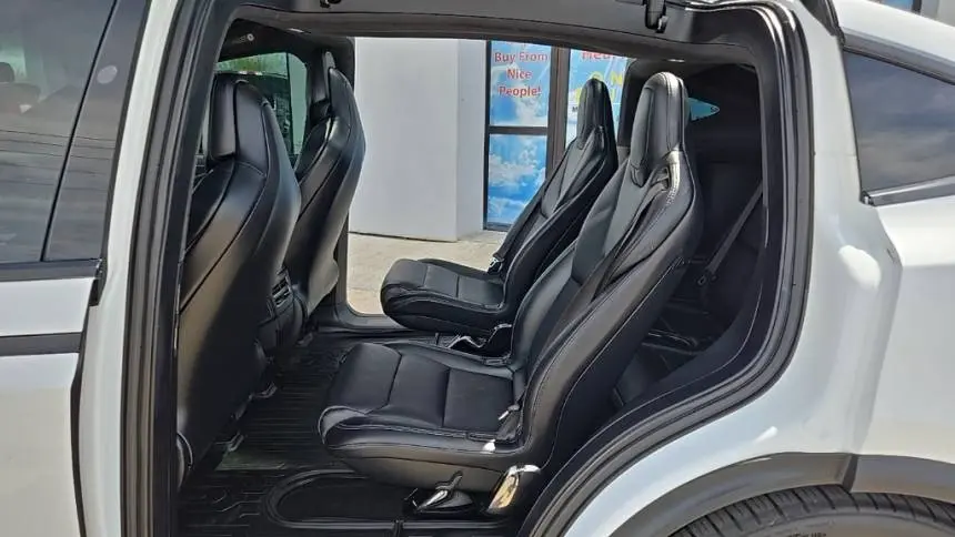 2018 Tesla Model X 5YJXCBE41JF109373