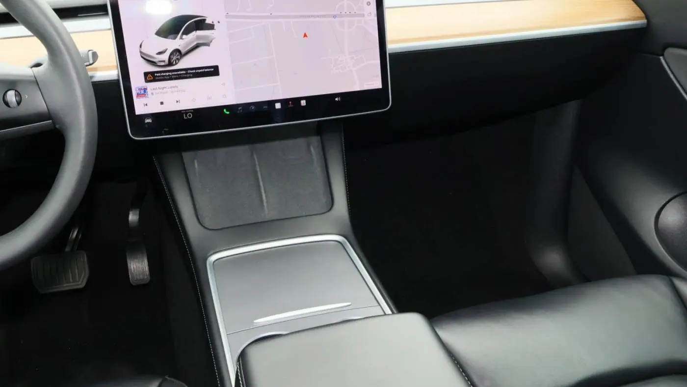 2021 Tesla Model Y 5YJYGAEE5MF192497