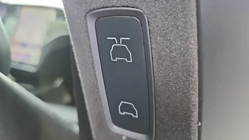 2018 Tesla Model X 5YJXCBE41JF109373