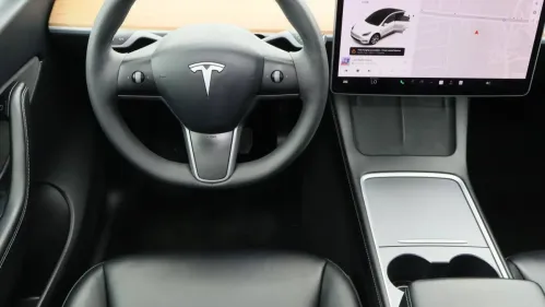 2021 Tesla Model Y 5YJYGAEE5MF192497