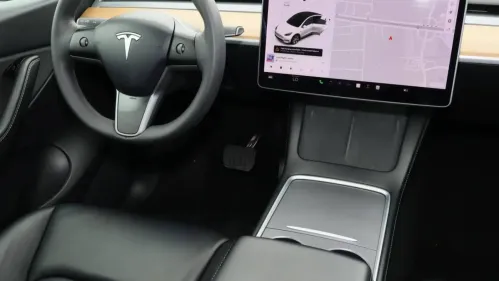 2021 Tesla Model Y 5YJYGAEE5MF192497