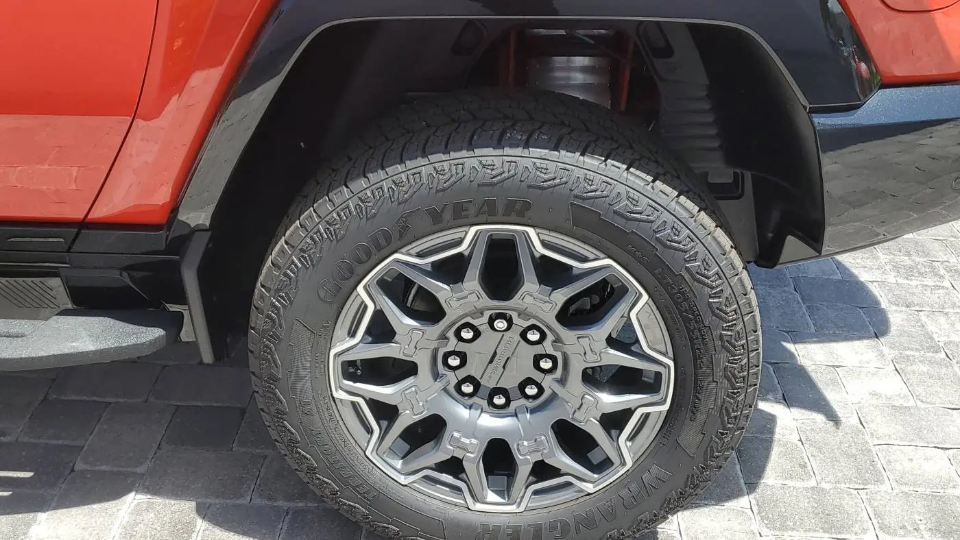 2025 GMC HUMMER EV SUV 1GKT0RDC8SU115385