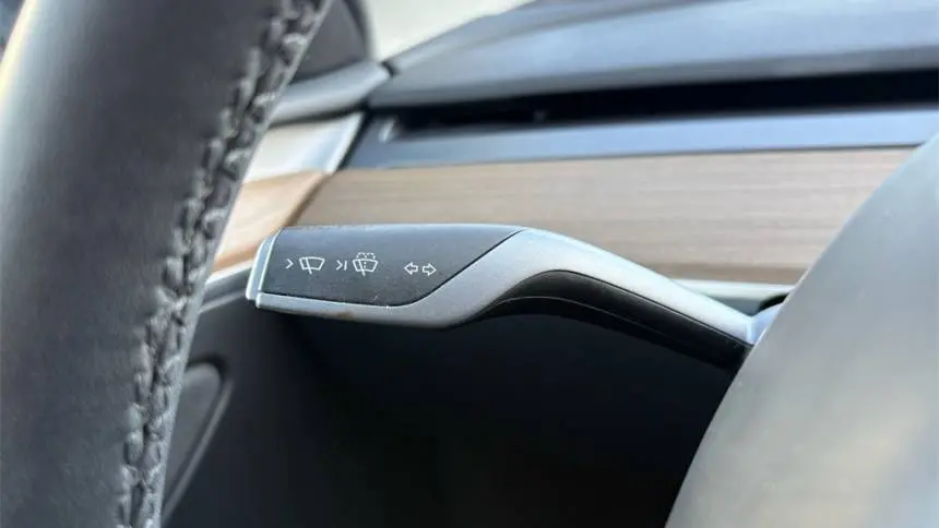 2023 Tesla Model Y 7SAYGAEE2PF769915