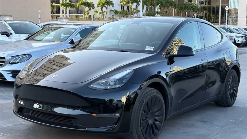 2023 Tesla Model Y 7SAYGAEE2PF769915