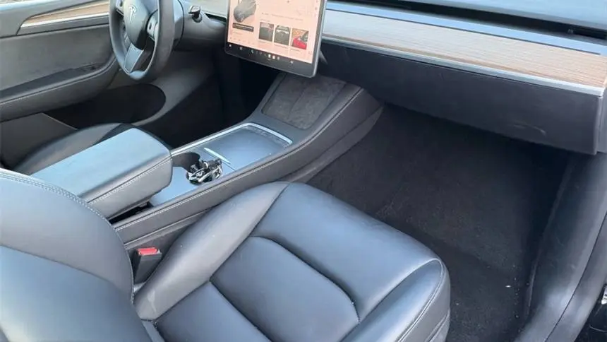 2023 Tesla Model Y 7SAYGAEE2PF769915