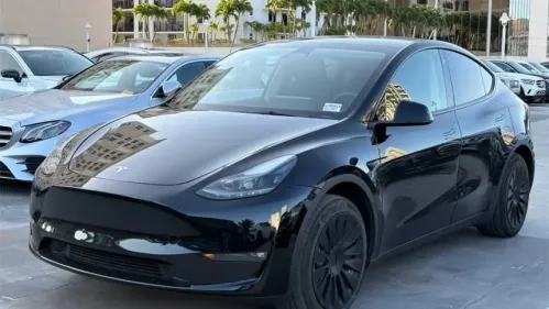 2023 Tesla Model Y 7SAYGAEE2PF769915