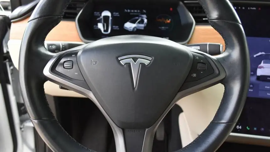 2021 Tesla Model X 5YJXCDE22MF322718