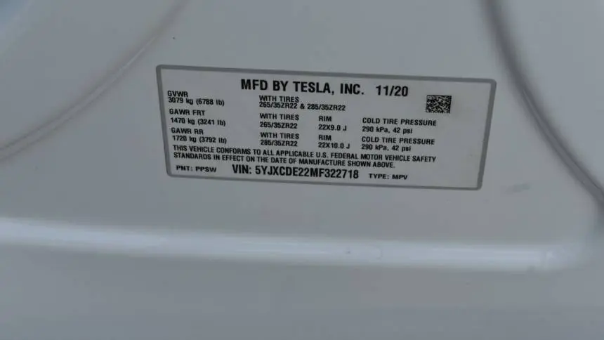 2021 Tesla Model X 5YJXCDE22MF322718