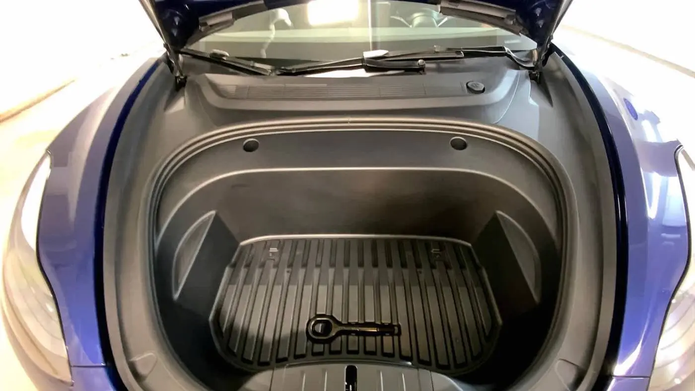 2023 Tesla Model 3 5YJ3E1EA5PF686425